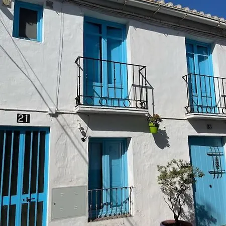 With Roof Terrace In The Historic Center Эстепона