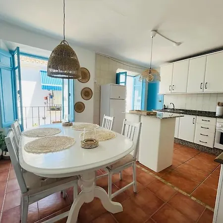 With Roof Terrace In The Historic Center * Эстепона